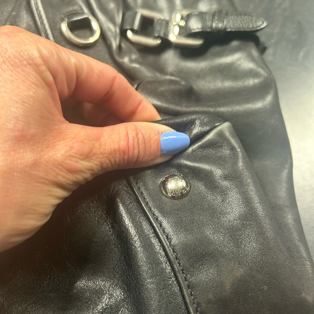 Prada Black Leather Shoulder Bag - Picture 6 of 8